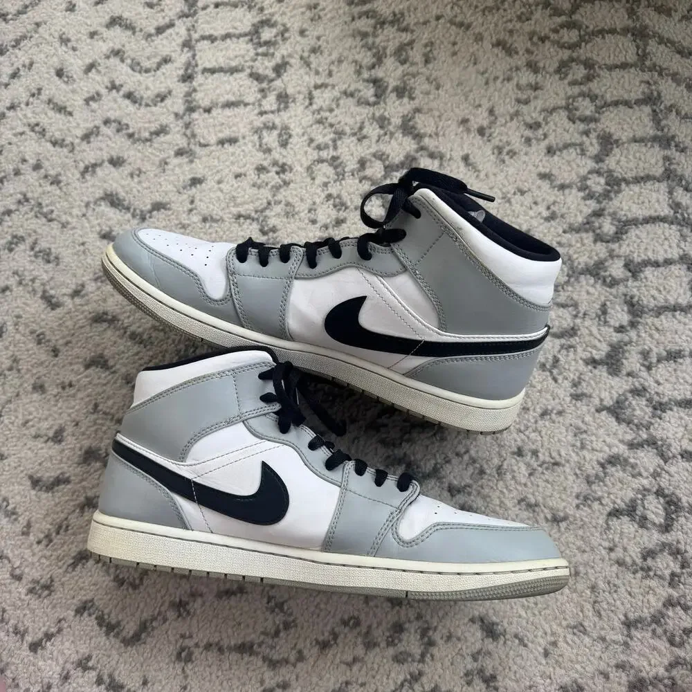 Air Jordan 1 Mid Light Smoke Grey Men’s Size 11.5